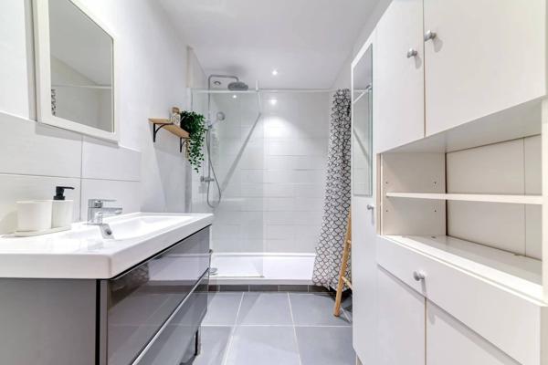 T2 BIS VILLEURBANNE – 45,47 M² – RÉNOVÉ – CACHET DE L’ANCIEN