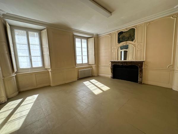 Immeuble Milly La Foret 15 pièce(s) 300 m2