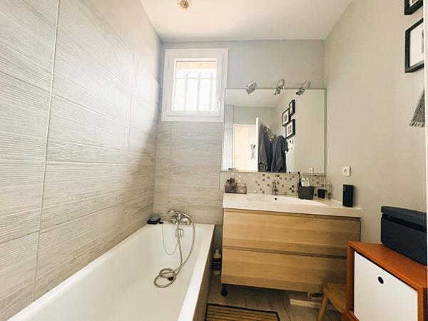 APPARTEMMENT T3 de 70,73M2 VENELLES CENTRE AVEC JARDIN DE 200M2 et GARAGE