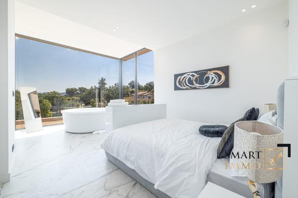 Mougins – Villa contemporaine d’exception : piscine, sauna, hammam