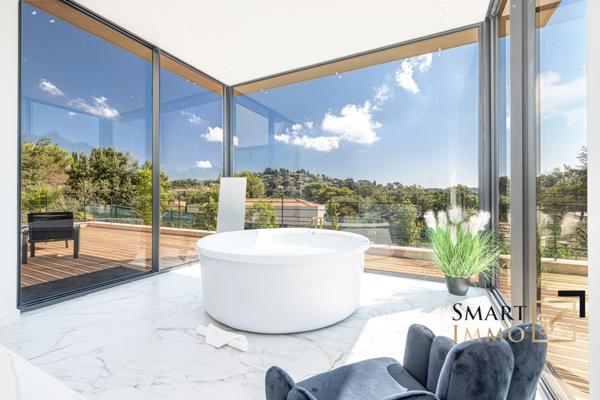 Mougins – Villa contemporaine d’exception : piscine, sauna, hammam