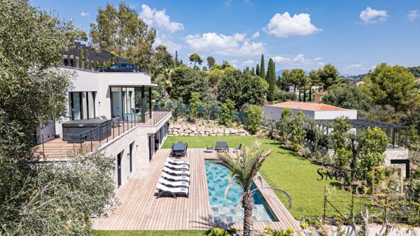 Mougins – Villa contemporaine d’exception : piscine, sauna, hammam