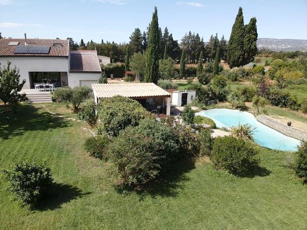 Maison Sénas 132 m2. Campagne