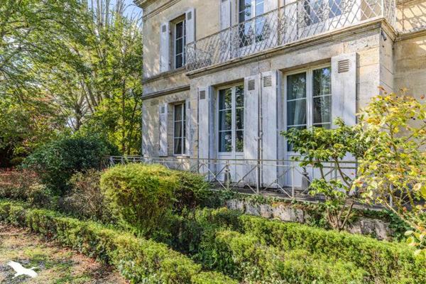 Maison à vendre |  Vayres |  9 pièces | 292 m²