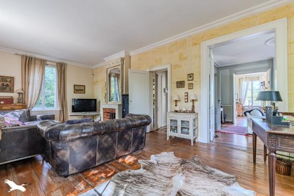 Maison à vendre |  Vayres |  9 pièces | 292 m²