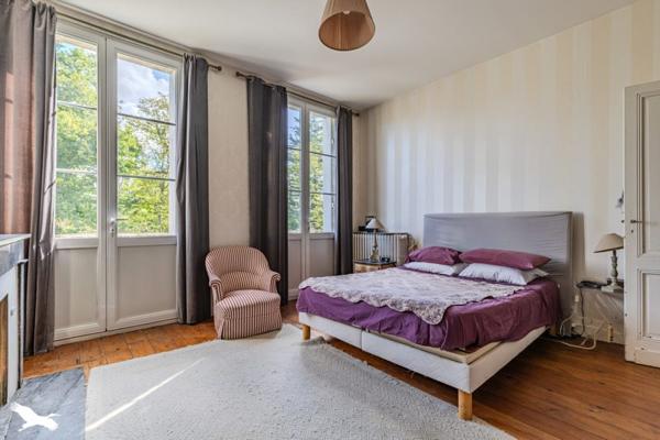 Maison à vendre |  Vayres |  9 pièces | 292 m²