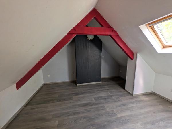 SAINT CARADEC TREGOMEL ENSEMBLE DE 4 LONGERES DE 438M² ENVIRON SUR PARCELLE DE 4400M² AVEC PUITS