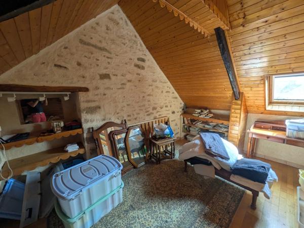 SAINT CARADEC TREGOMEL ENSEMBLE DE 4 LONGERES DE 438M² ENVIRON SUR PARCELLE DE 4400M² AVEC PUITS