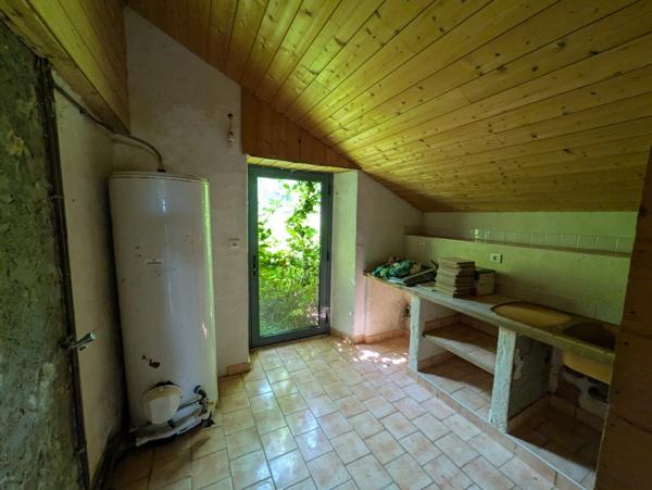 SAINT CARADEC TREGOMEL ENSEMBLE DE 4 LONGERES DE 438M² ENVIRON SUR PARCELLE DE 4400M² AVEC PUITS