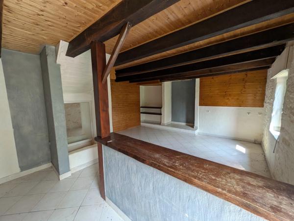 SAINT CARADEC TREGOMEL ENSEMBLE DE 4 LONGERES DE 438M² ENVIRON SUR PARCELLE DE 4400M² AVEC PUITS