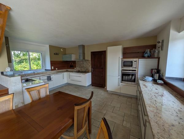 SAINT CARADEC TREGOMEL ENSEMBLE DE 4 LONGERES DE 438M² ENVIRON SUR PARCELLE DE 4400M² AVEC PUITS