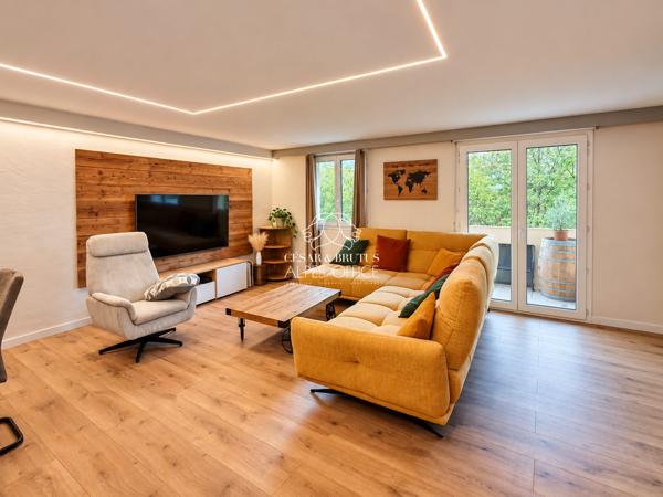 SALLANCHES, proche centre-ville, Appartement 4 pièces 3 chambres, 91 m², 2 balcons, parking et cave vue Mont-Blanc.