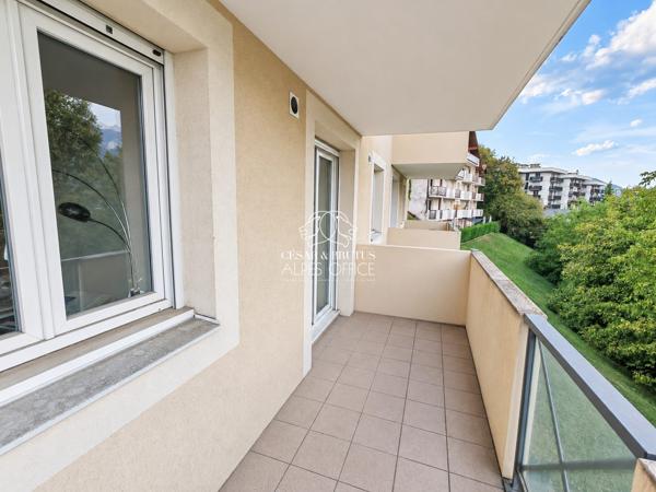 SALLANCHES, proche centre-ville, Appartement 4 pièces 3 chambres, 91 m², 2 balcons, parking et cave vue Mont-Blanc.