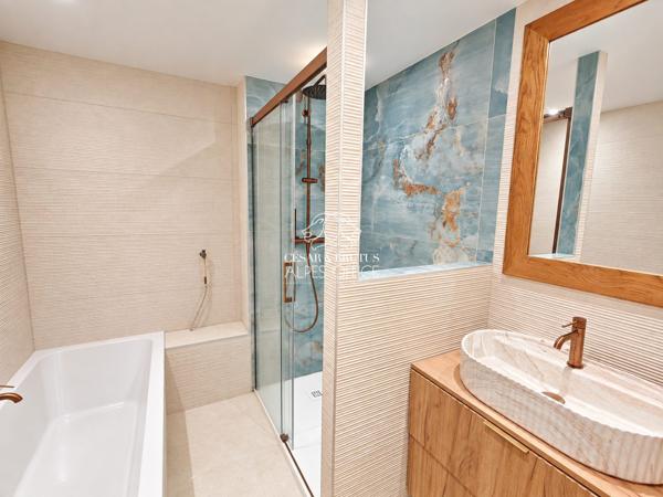 SALLANCHES, proche centre-ville, Appartement 4 pièces 3 chambres, 91 m², 2 balcons, parking et cave vue Mont-Blanc.