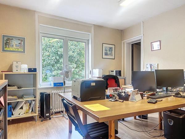 Opportunité : Local commercial 250m2 + Hangar