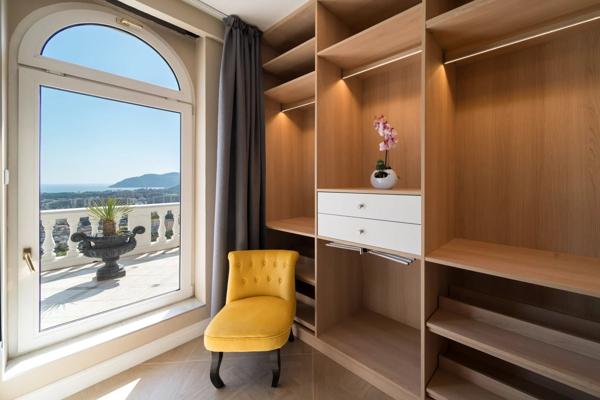 Propriété contemporaine avec vue mer panoramique