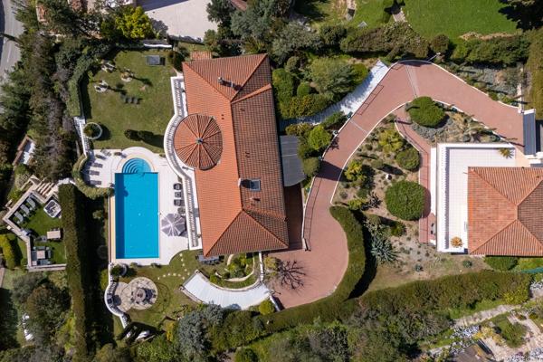 Propriété contemporaine avec vue mer panoramique