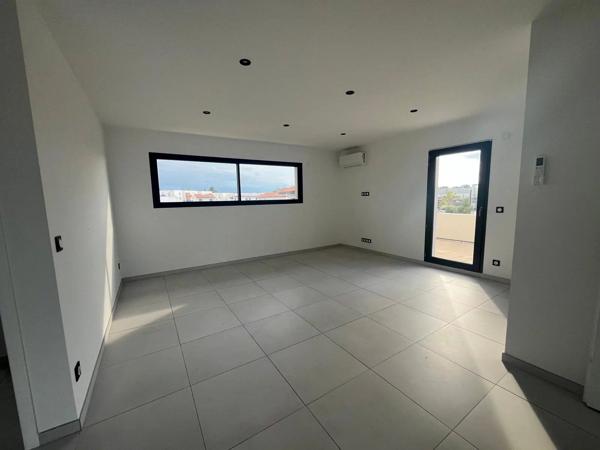 Vente                                                      Villa
                        
                     6 pièces                      122 m2                     à Perpignan