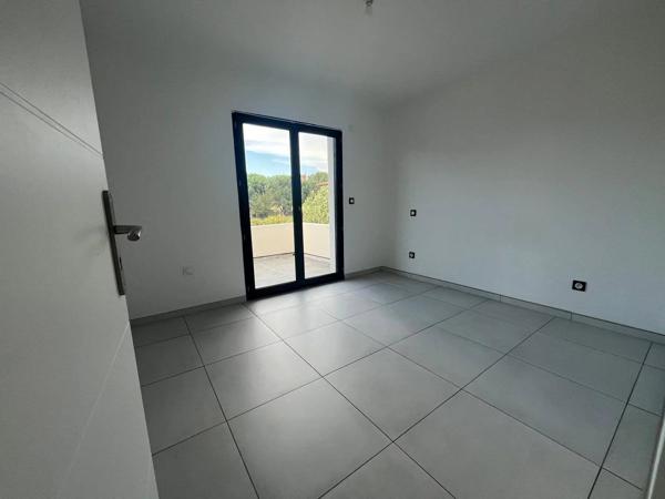 Vente                                                      Villa
                        
                     6 pièces                      122 m2                     à Perpignan