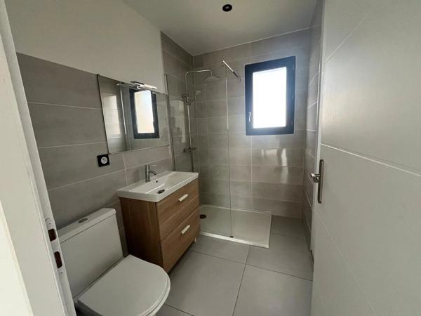 Vente                                                      Villa
                        
                     6 pièces                      122 m2                     à Perpignan