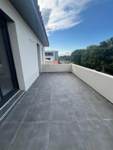 Vente                                                      Villa
                        
                     6 pièces                      122 m2                     à Perpignan