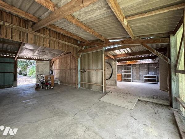 Maison d'habitation avec hangar