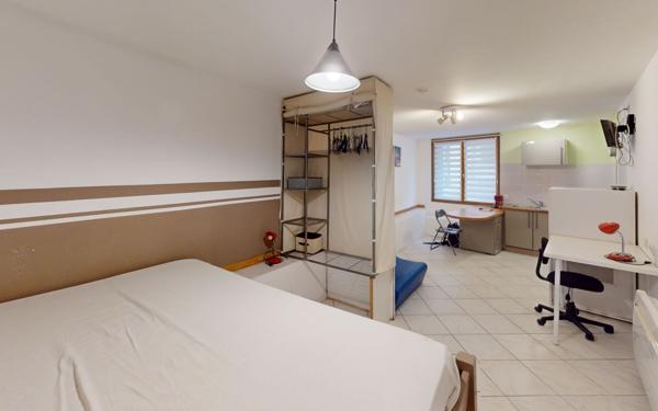 Immeuble à vendre    4 pièces •  Lasbordes