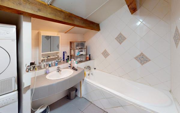 Immeuble à vendre    4 pièces •  Lasbordes