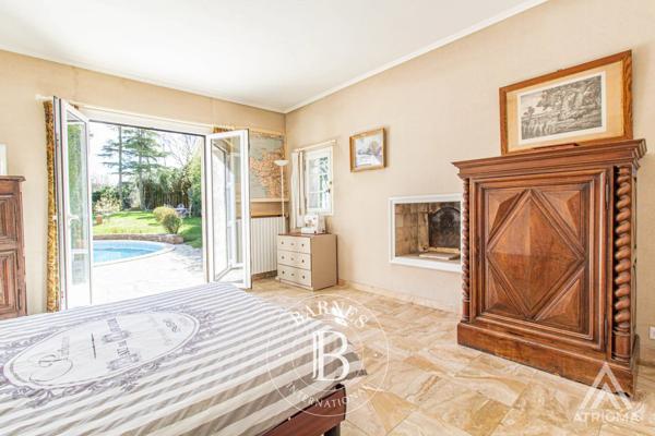 Marnes-la-Coquette, Maison  330 m² à vendre