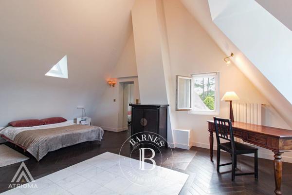 Marnes-la-Coquette, Maison  330 m² à vendre