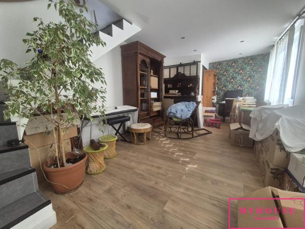 Maison
                                                                                                                                                                                                                                                                                                                        3 pièce(s)                                                                                                                                                                                                          1 chambre(s)                                                                                                                                                                                                          63  m²