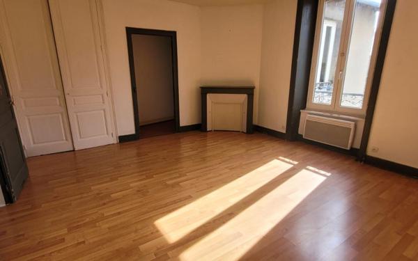 Immeuble à vendre    16 pièces •  Limoges