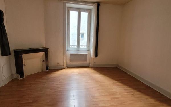 Immeuble à vendre    16 pièces •  Limoges