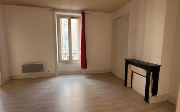 Immeuble à vendre    16 pièces •  Limoges