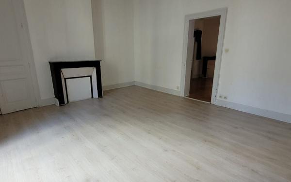 Immeuble à vendre    16 pièces •  Limoges