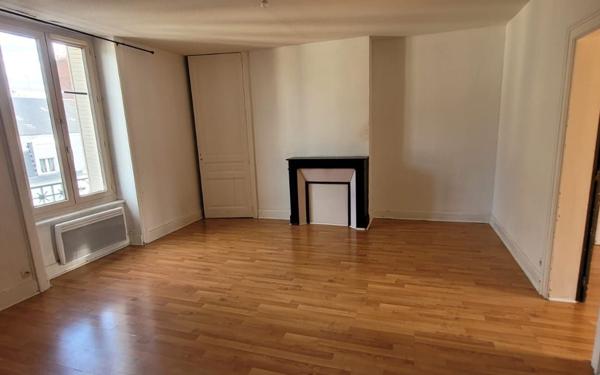 Immeuble à vendre    16 pièces •  Limoges