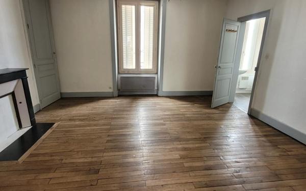 Immeuble à vendre    16 pièces •  Limoges