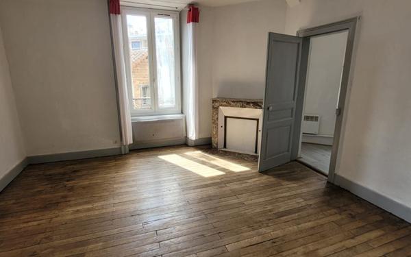 Immeuble à vendre    16 pièces •  Limoges