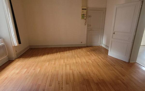 Immeuble à vendre    16 pièces •  Limoges