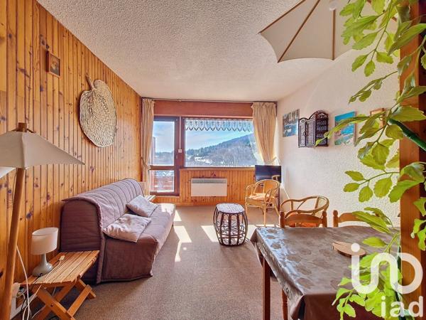 Appartement 1 pièce de 30 m² à Besse-et-Saint-Anastaise (63610)