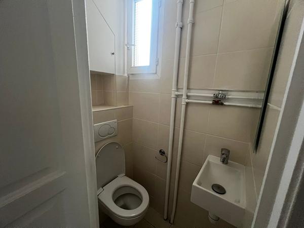 Paris 16? ? Élégant appartement de réception avec balcon, à deux pas de la Place Victor Hugo