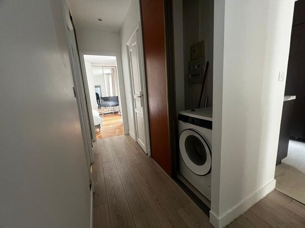 Paris 16? ? Élégant appartement de réception avec balcon, à deux pas de la Place Victor Hugo