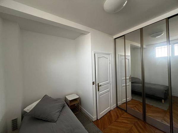 Paris 16? ? Élégant appartement de réception avec balcon, à deux pas de la Place Victor Hugo