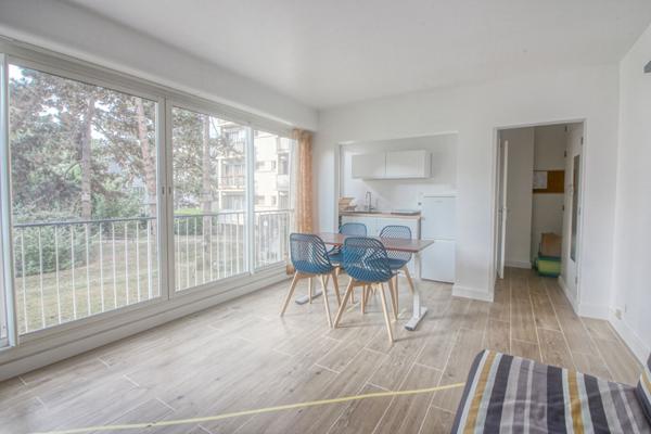 Studio de 25 m² cave et parking