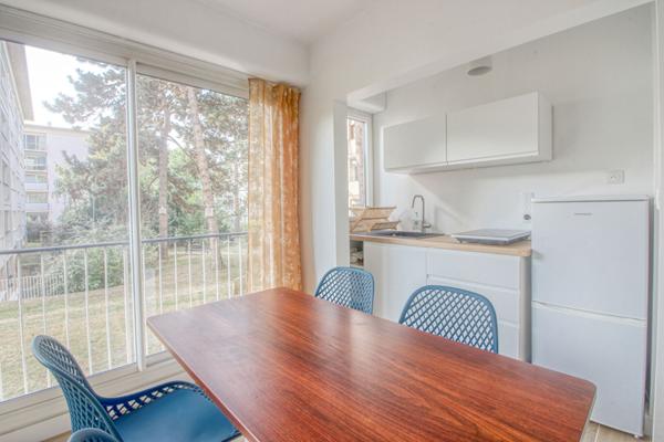 Studio de 25 m² cave et parking