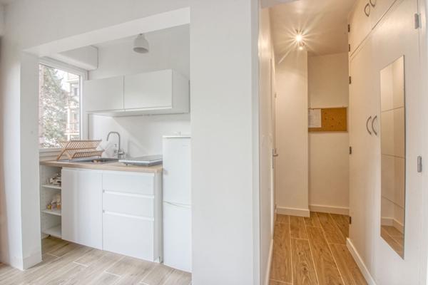 Studio de 25 m² cave et parking