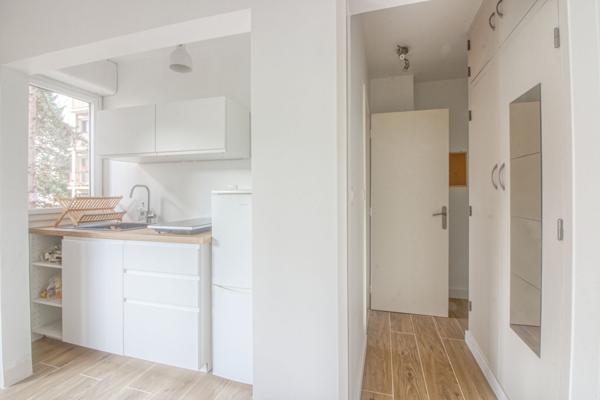 Studio de 25 m² cave et parking