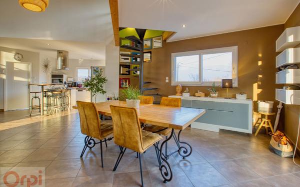 Maison à vendre    4 pièces •  Chomérac