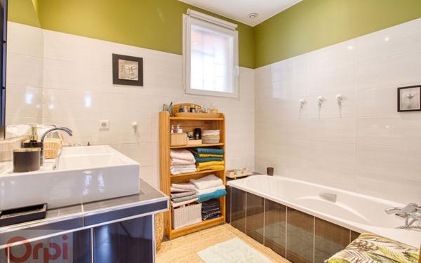 Maison à vendre    4 pièces •  Chomérac