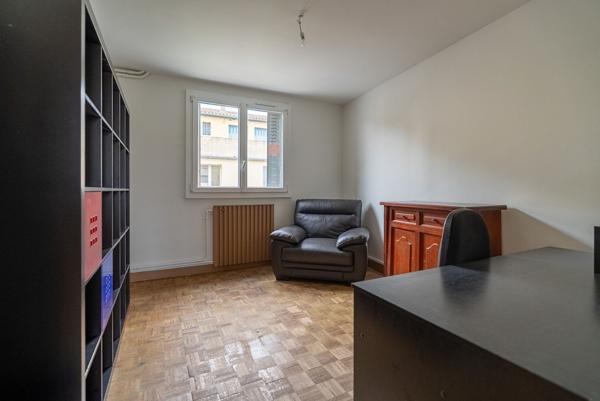 Quartier Pasteur: T3 en RDC (vendu loué meublé)